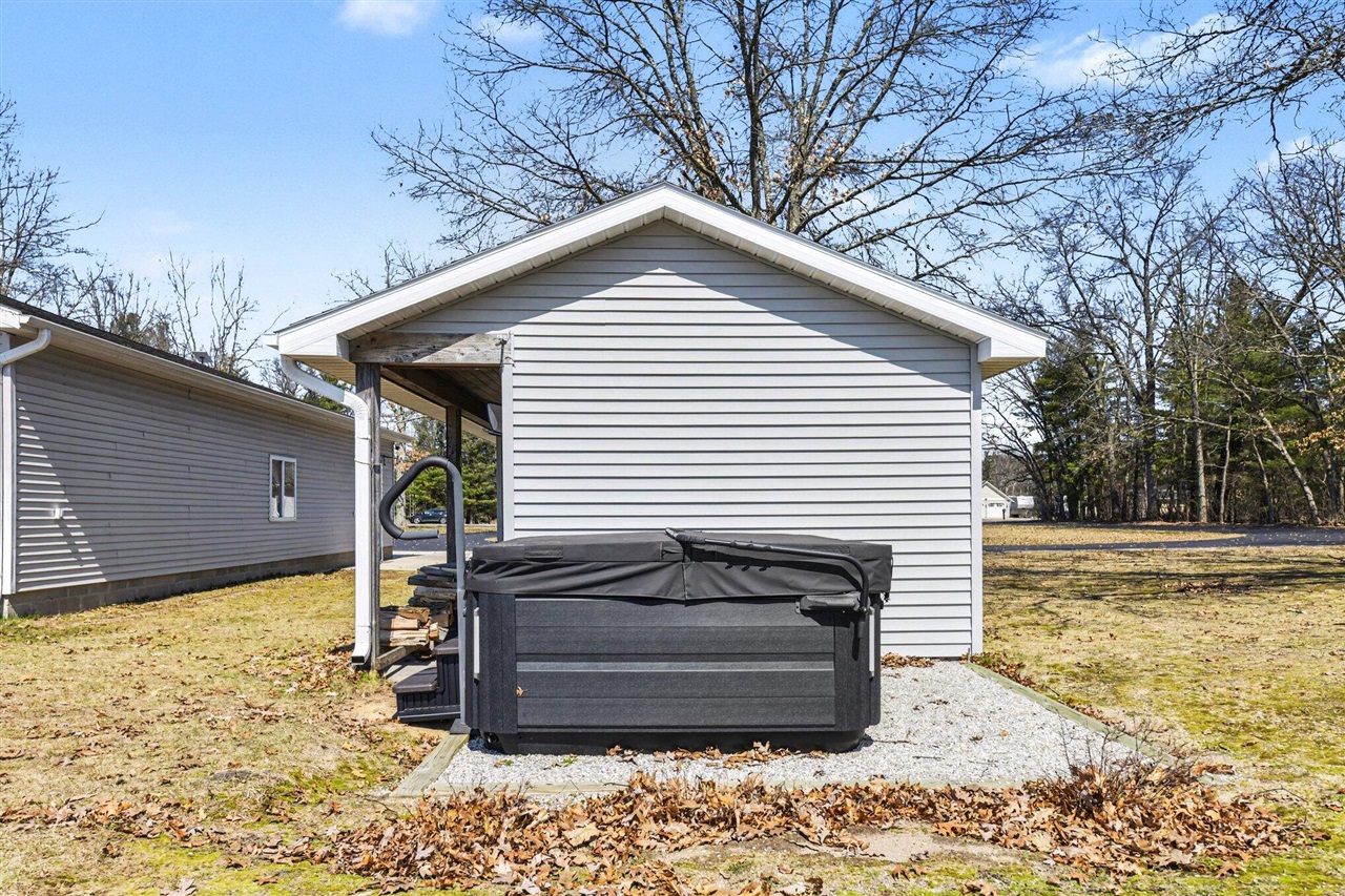 14481 N Coates Highway, Brethren, MI, 49619-9616