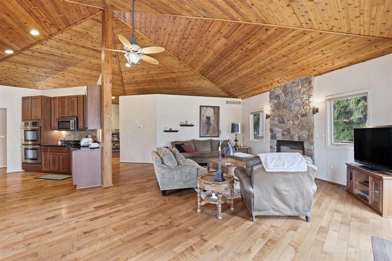 6150 Willow Road, West Bloomfield, MI, 48324-2177