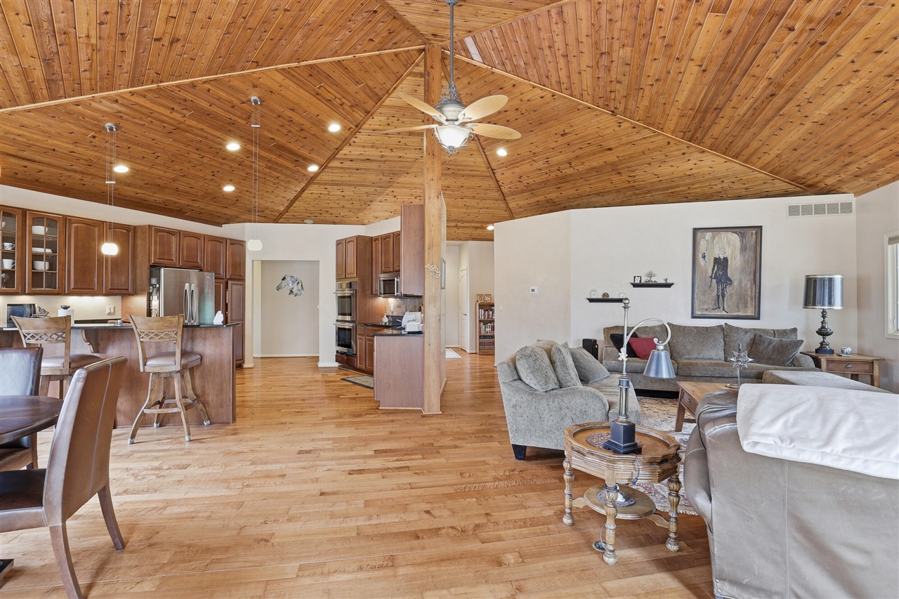 6150 Willow Road, West Bloomfield, MI, 48324-2177