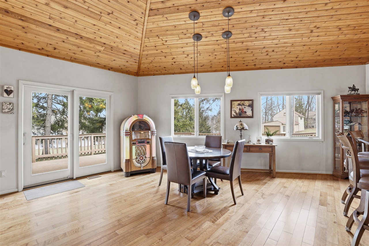 6150 Willow Road, West Bloomfield, MI, 48324-2177