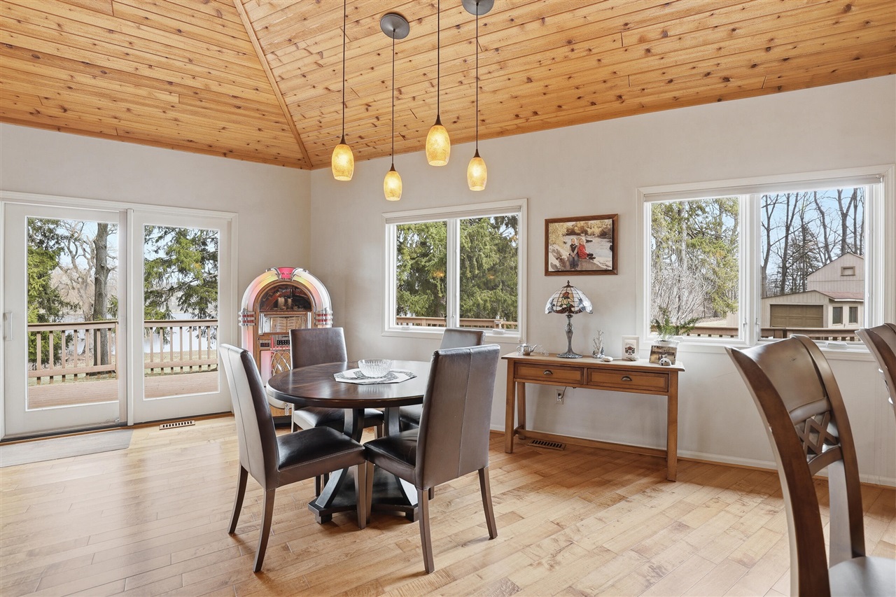 6150 Willow Road, West Bloomfield, MI, 48324-2177