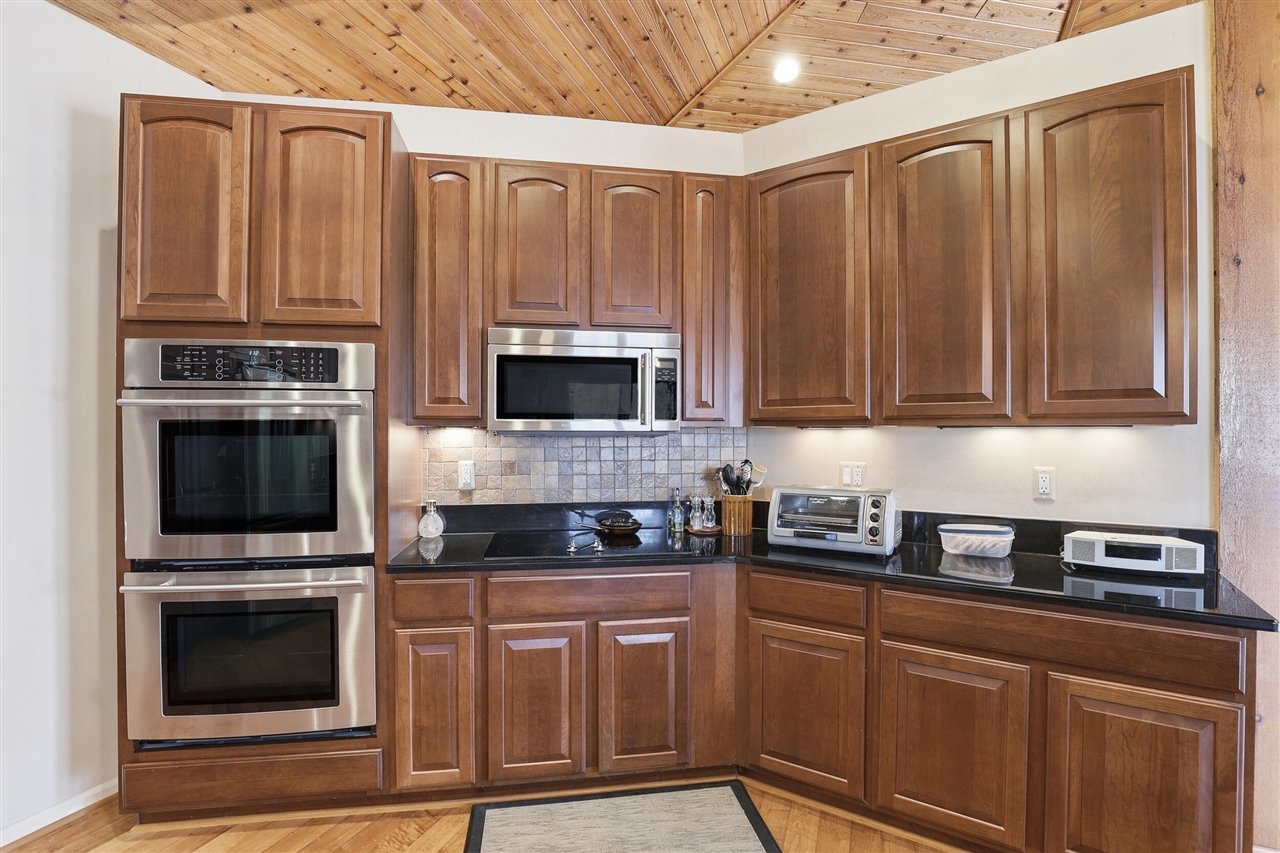 6150 Willow Road, West Bloomfield, MI, 48324-2177