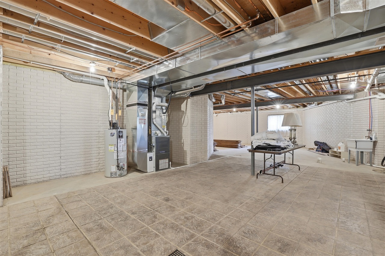 6150 Willow Road, West Bloomfield, MI, 48324-2177