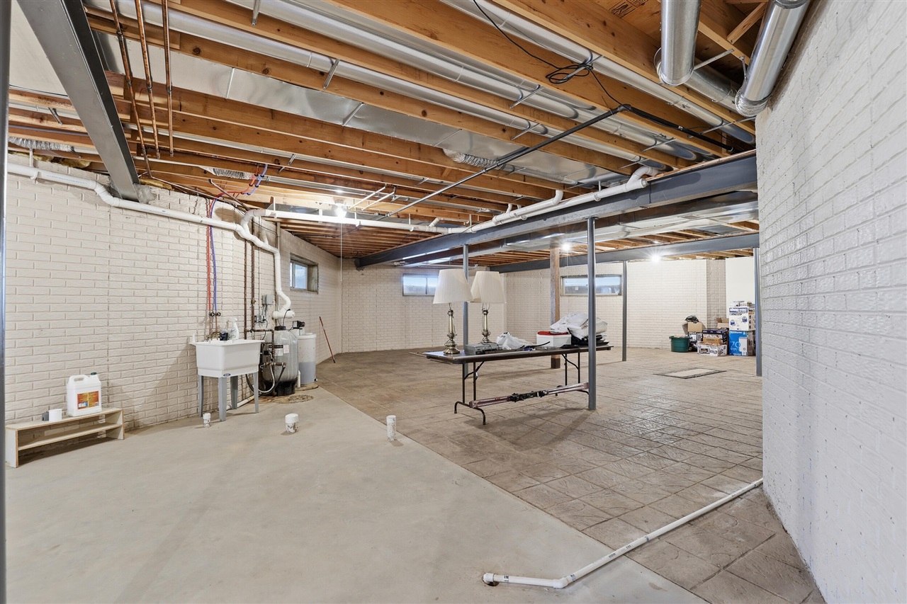 6150 Willow Road, West Bloomfield, MI, 48324-2177