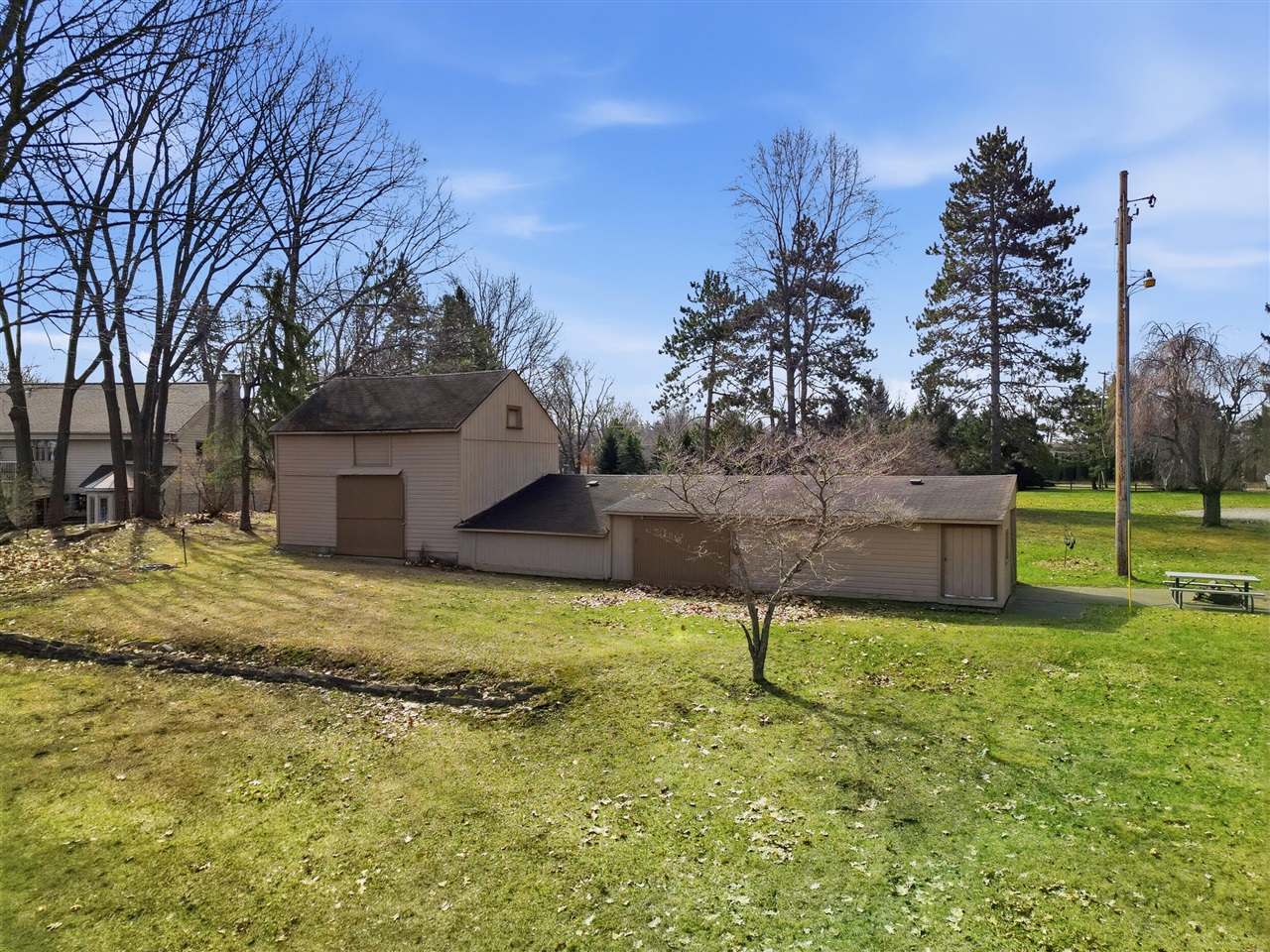 6150 Willow Road, West Bloomfield, MI, 48324-2177