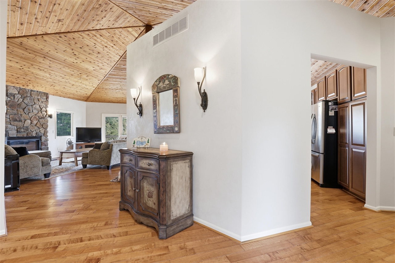 6150 Willow Road, West Bloomfield, MI, 48324-2177