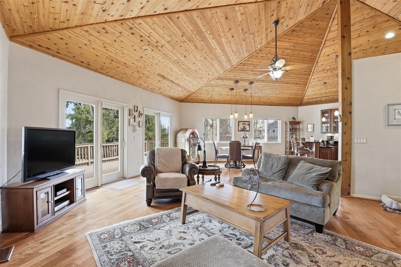 6150 Willow Road, West Bloomfield, MI, 48324-2177