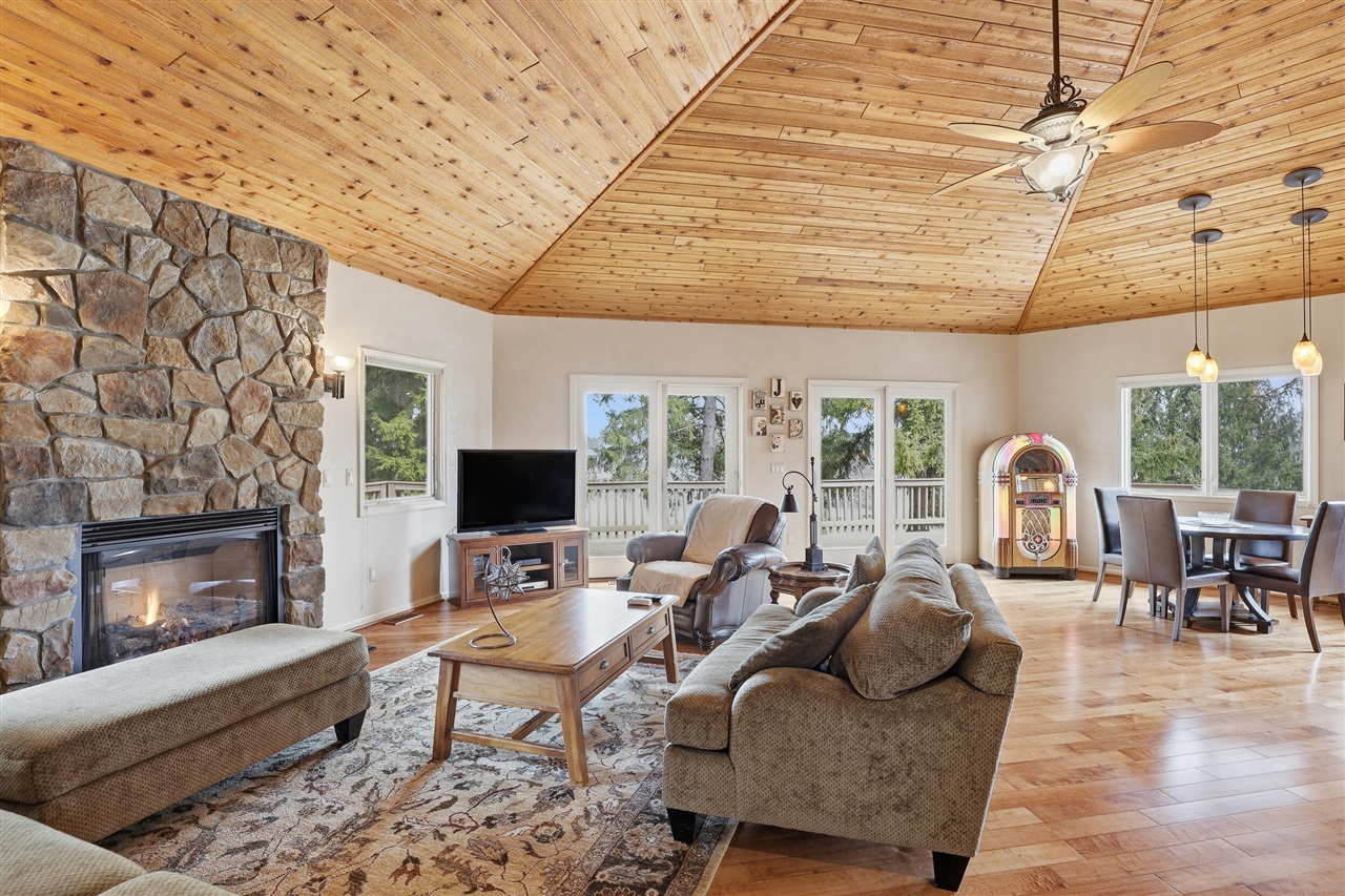 6150 Willow Road, West Bloomfield, MI, 48324-2177