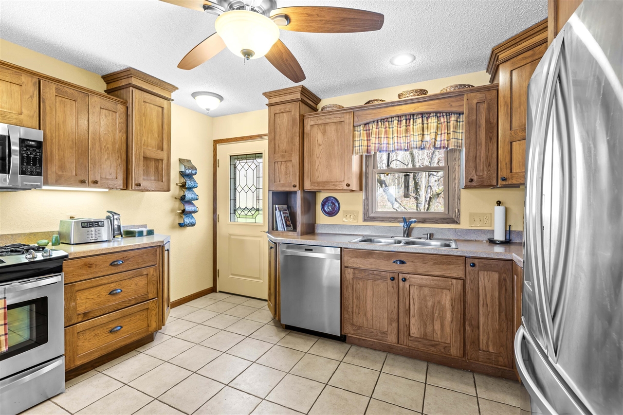 3865 Strawberry Hill Road, Hillsdale, MI, 49242-9632