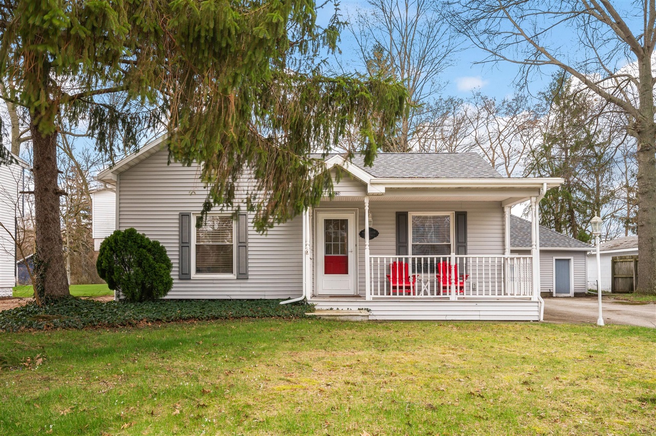 3728 Lake Street, Bridgman, MI, 49106-9735