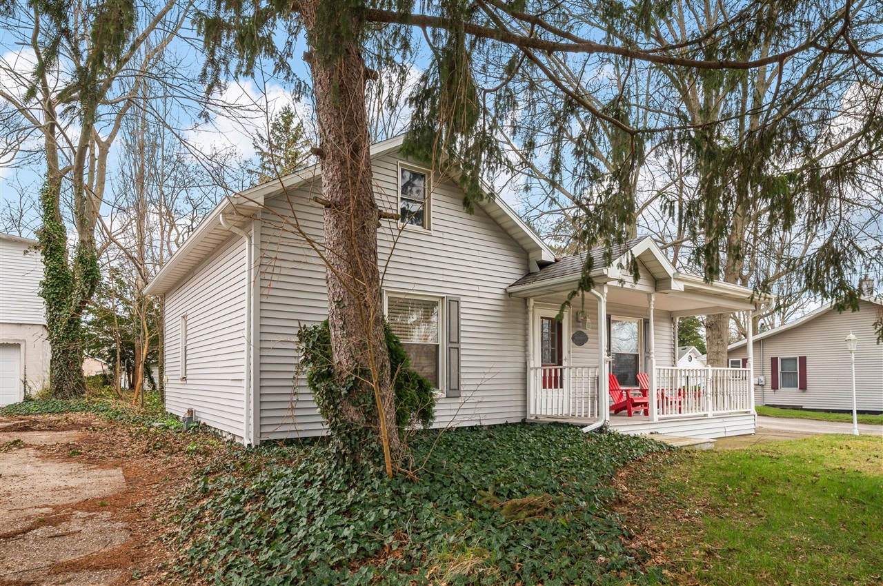 3728 Lake Street, Bridgman, MI, 49106-9735