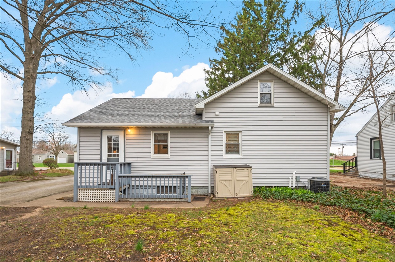 3728 Lake Street, Bridgman, MI, 49106-9735