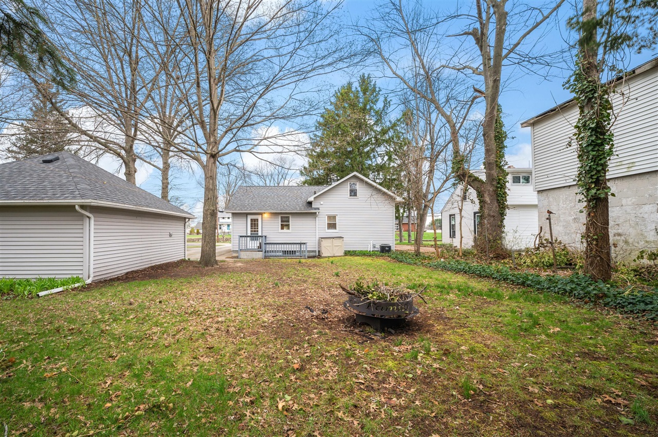 3728 Lake Street, Bridgman, MI, 49106-9735