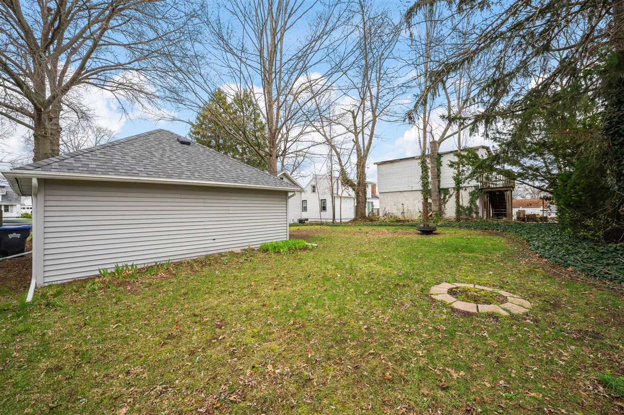 3728 Lake Street, Bridgman, MI, 49106-9735