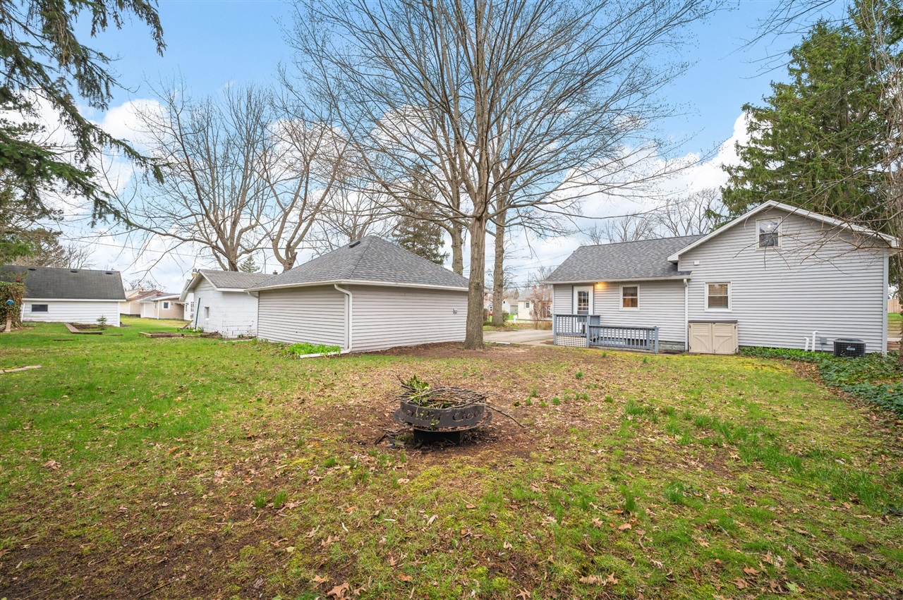 3728 Lake Street, Bridgman, MI, 49106-9735