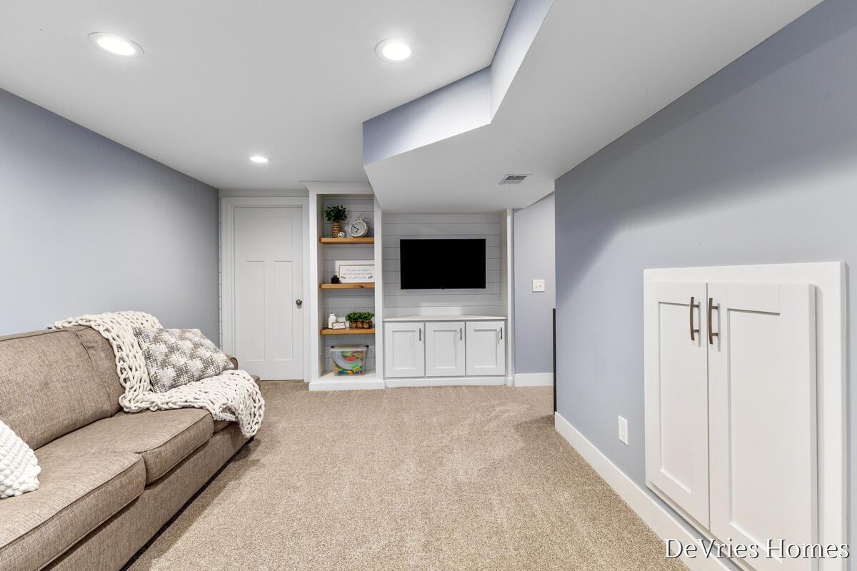 7343 Sandelwood Avenue, Jenison, MI, 49428