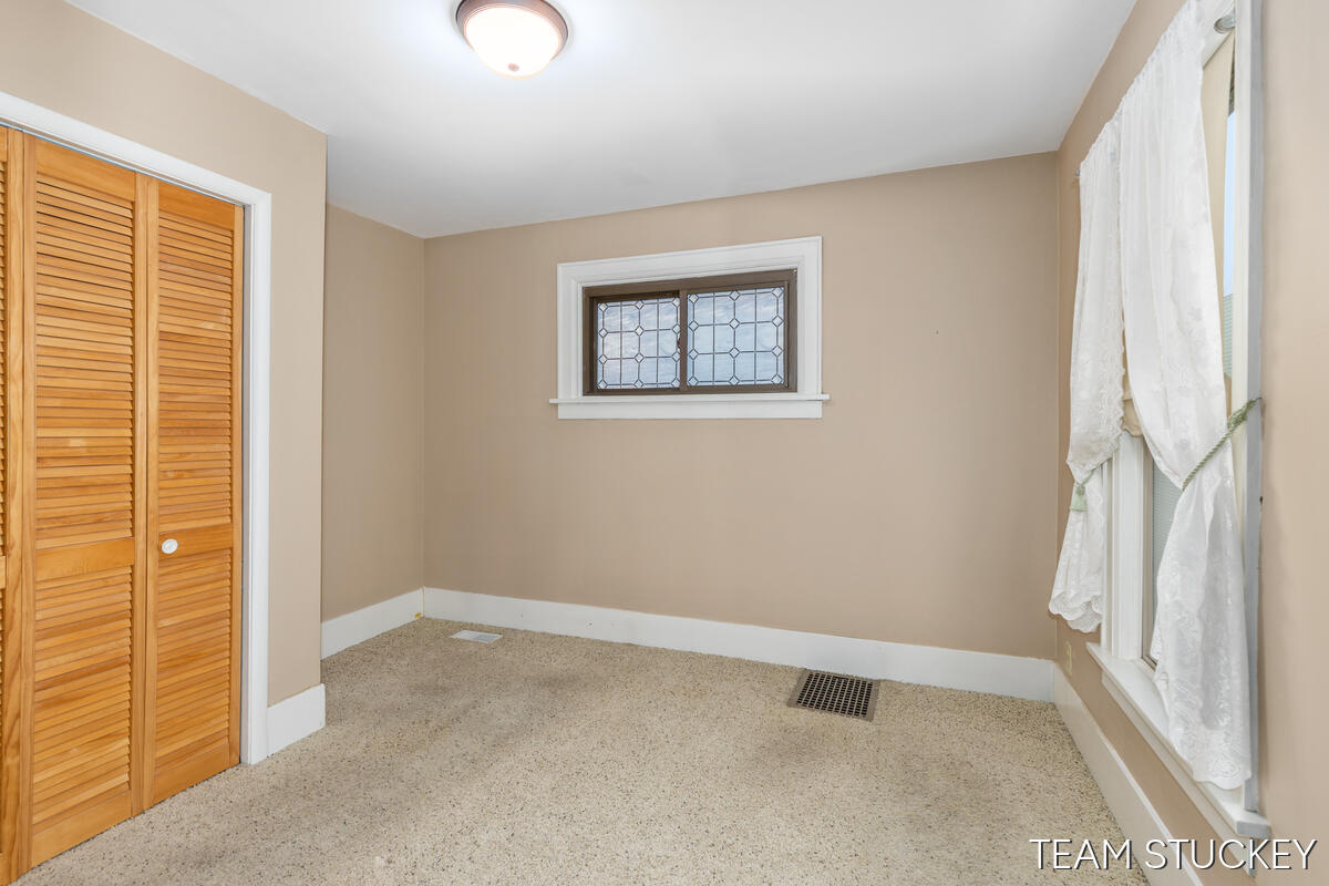 518 N State Street, Ionia, MI, 48846-1041