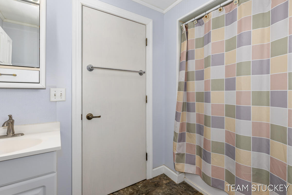 518 N State Street, Ionia, MI, 48846-1041