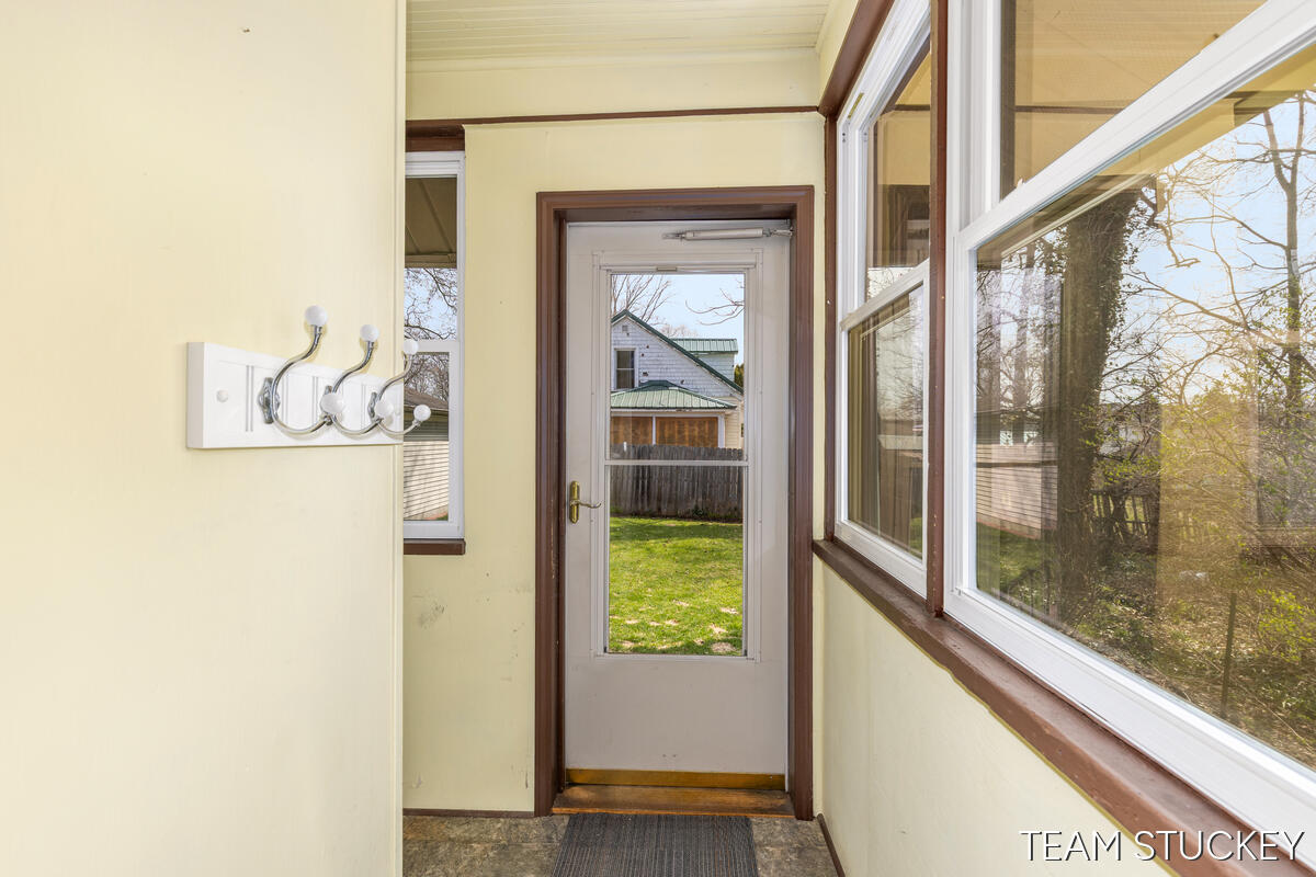 518 N State Street, Ionia, MI, 48846-1041