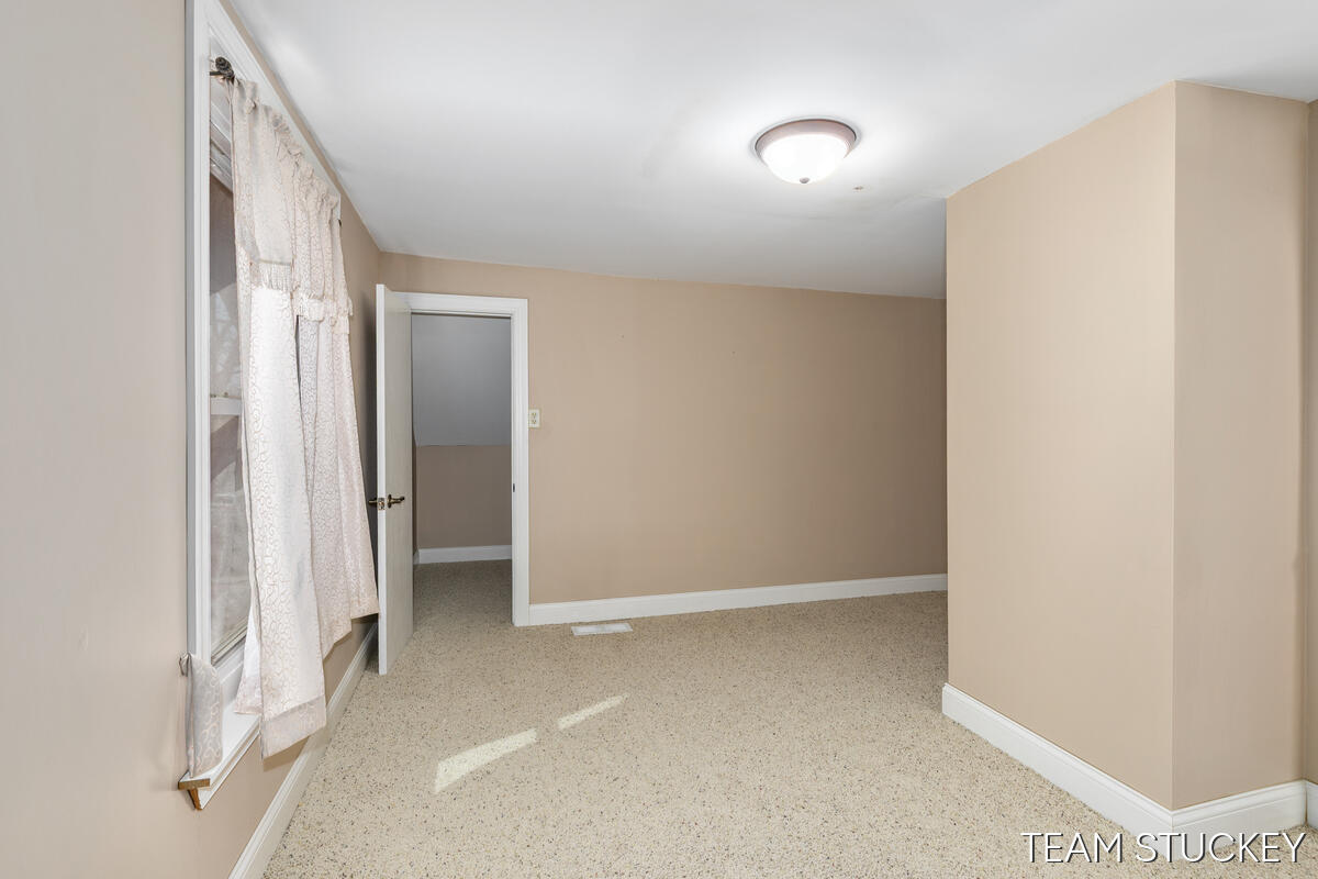 518 N State Street, Ionia, MI, 48846-1041