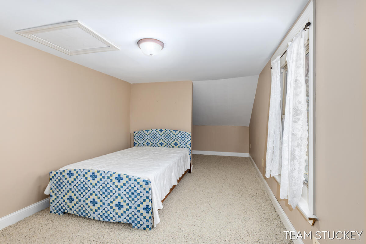 518 N State Street, Ionia, MI, 48846-1041