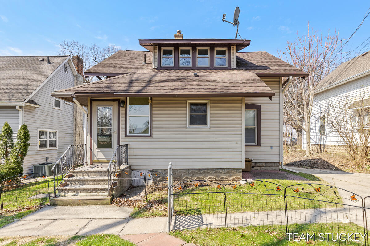 518 N State Street, Ionia, MI, 48846-1041