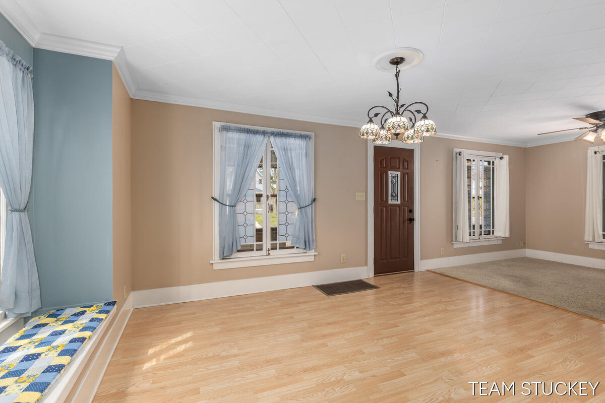 518 N State Street, Ionia, MI, 48846-1041