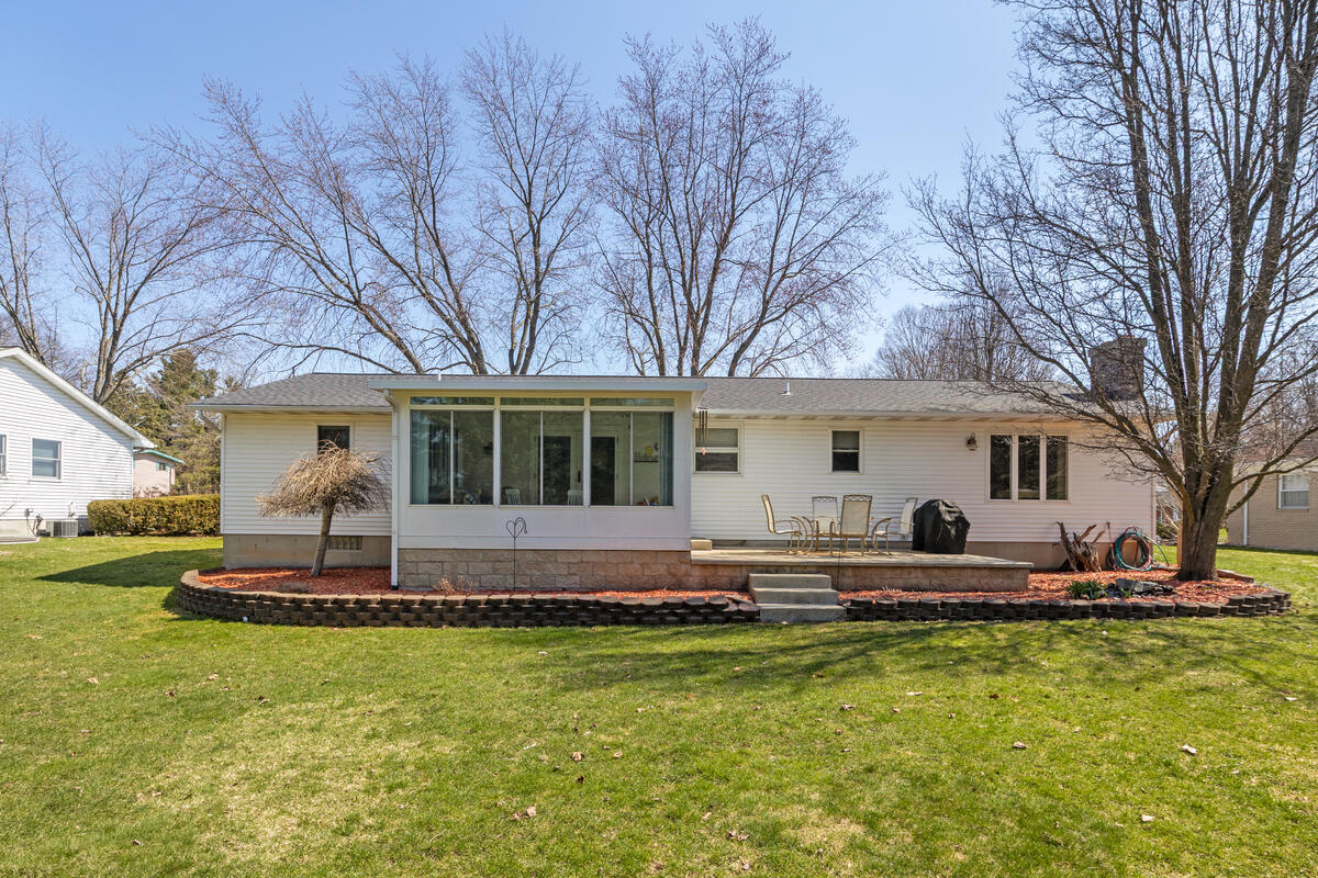 217 Southwoods Avenue, Fremont, MI, 49412-1753