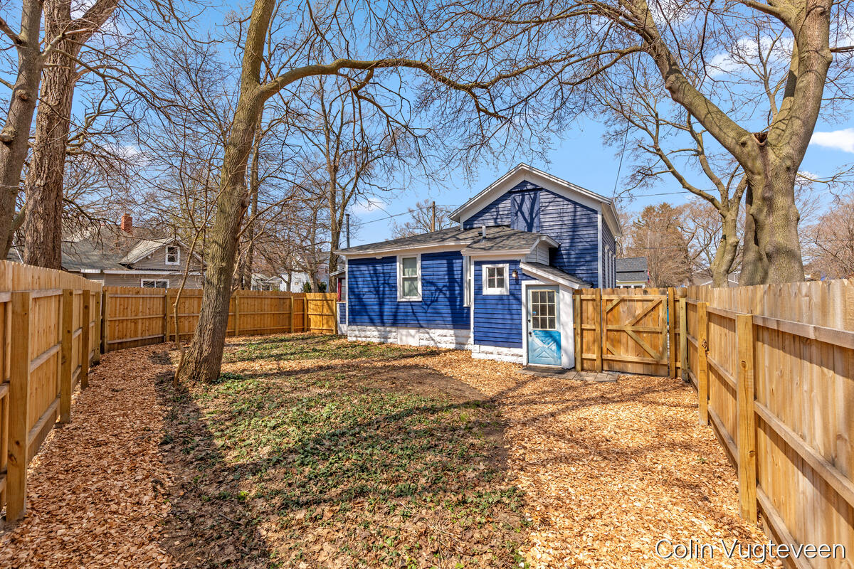 247 Strong Avenue, Muskegon, MI, 49441