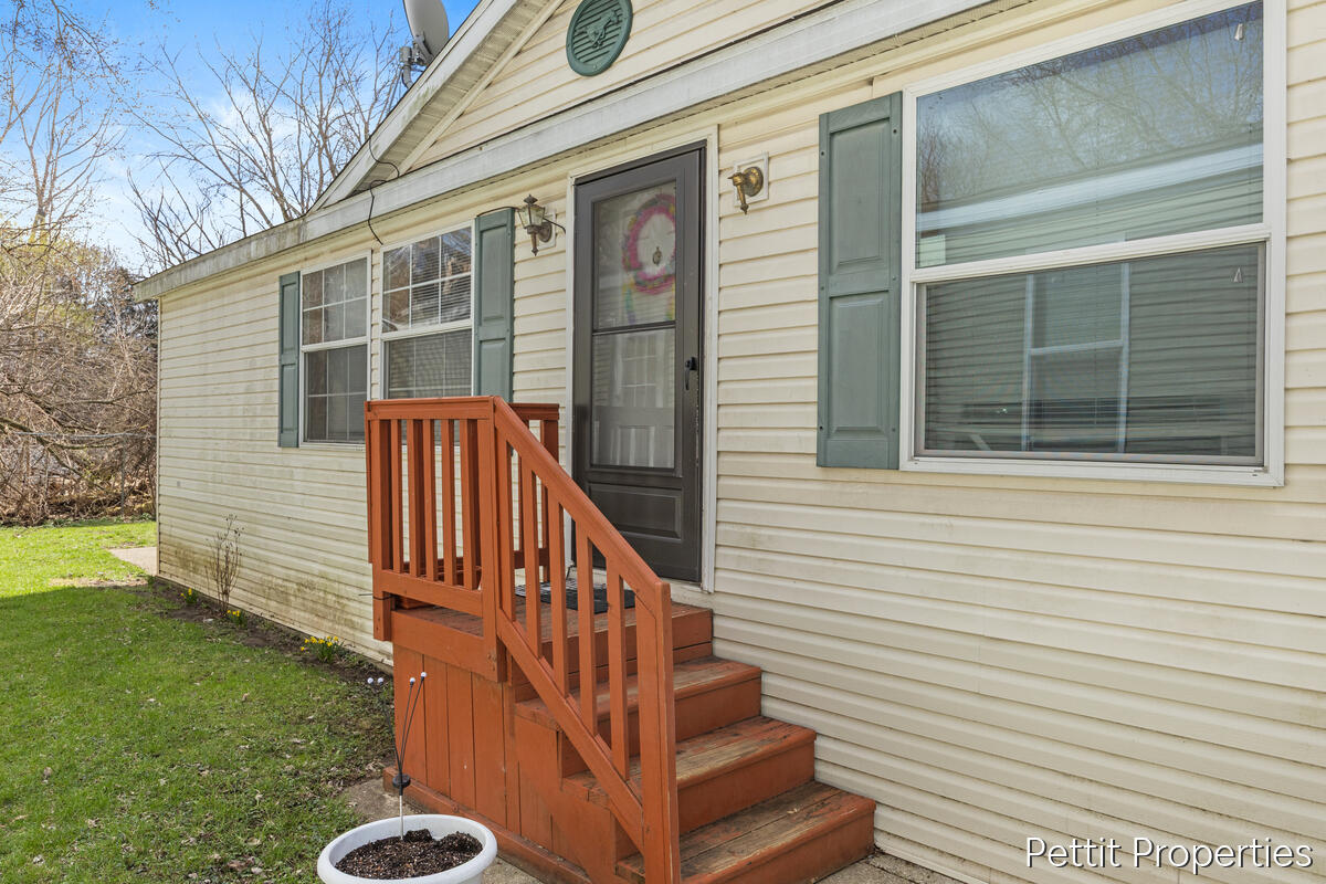 7062 Independence Lane, Grand Rapids, MI, 49548