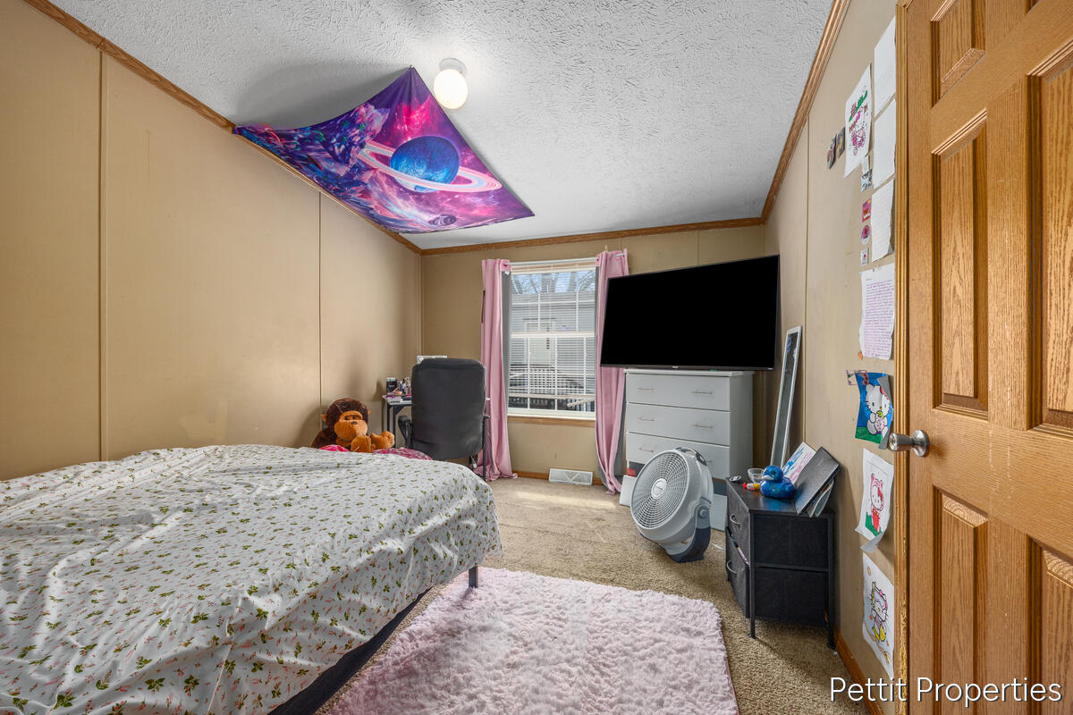 7062 Independence Lane, Grand Rapids, MI, 49548