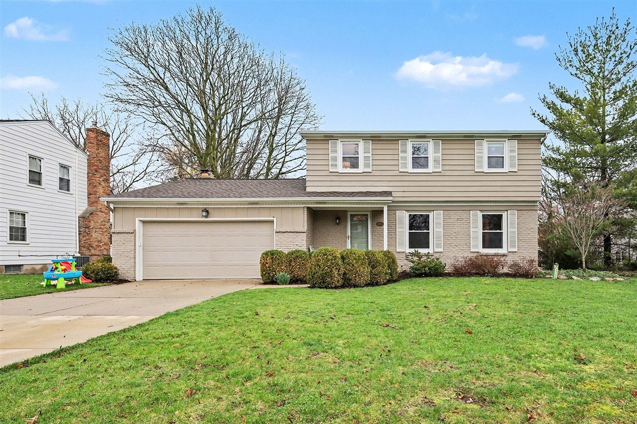 2211 Ridgewood Avenue, Grand Rapids, MI, 49546-5538