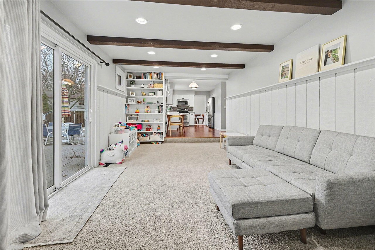 2211 Ridgewood Avenue, Grand Rapids, MI, 49546-5538