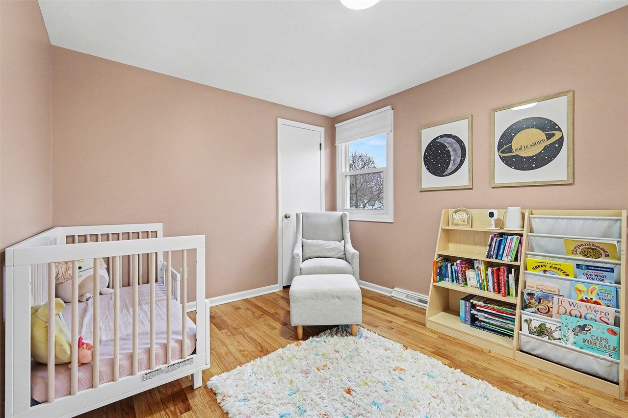 2211 Ridgewood Avenue, Grand Rapids, MI, 49546-5538