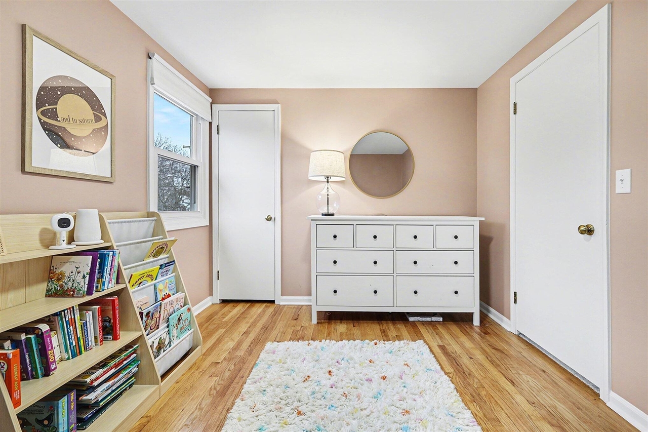 2211 Ridgewood Avenue, Grand Rapids, MI, 49546-5538