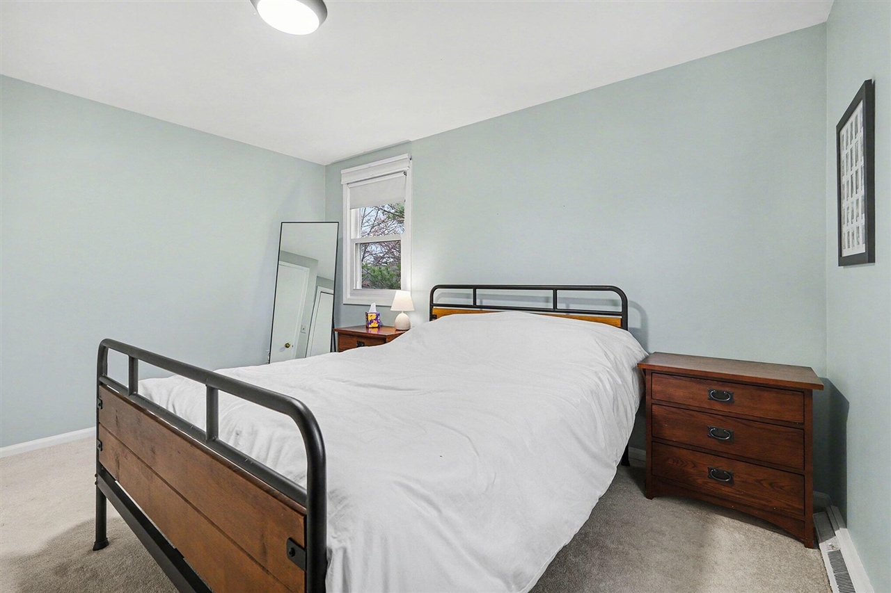 2211 Ridgewood Avenue, Grand Rapids, MI, 49546-5538