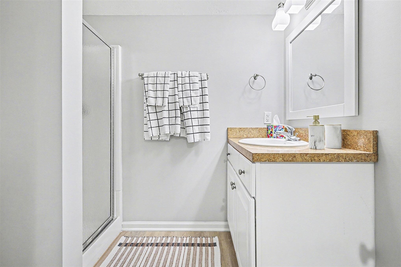 2211 Ridgewood Avenue, Grand Rapids, MI, 49546-5538