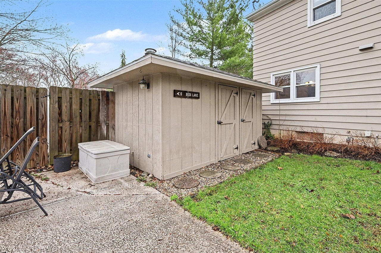 2211 Ridgewood Avenue, Grand Rapids, MI, 49546-5538