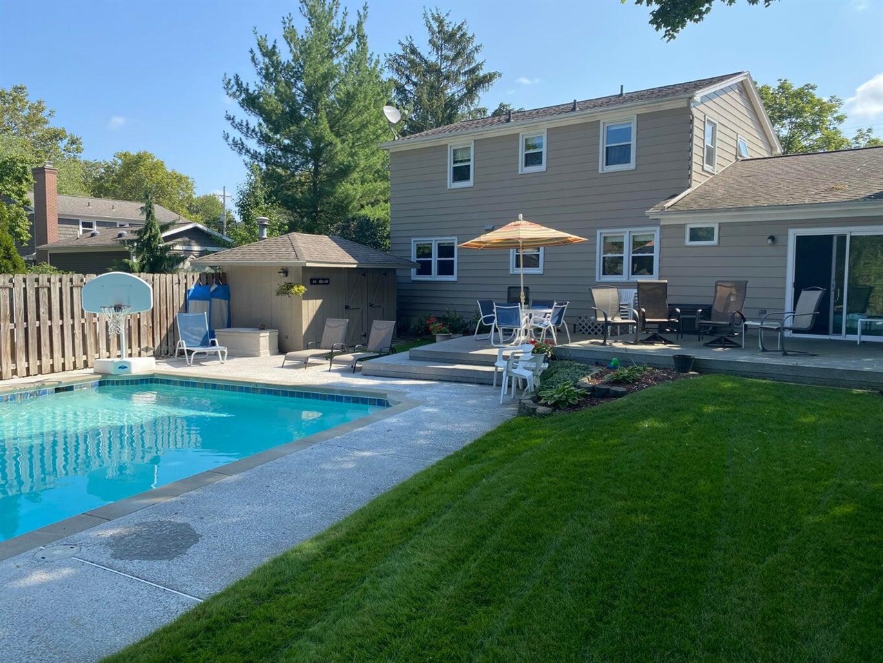 2211 Ridgewood Avenue, Grand Rapids, MI, 49546-5538