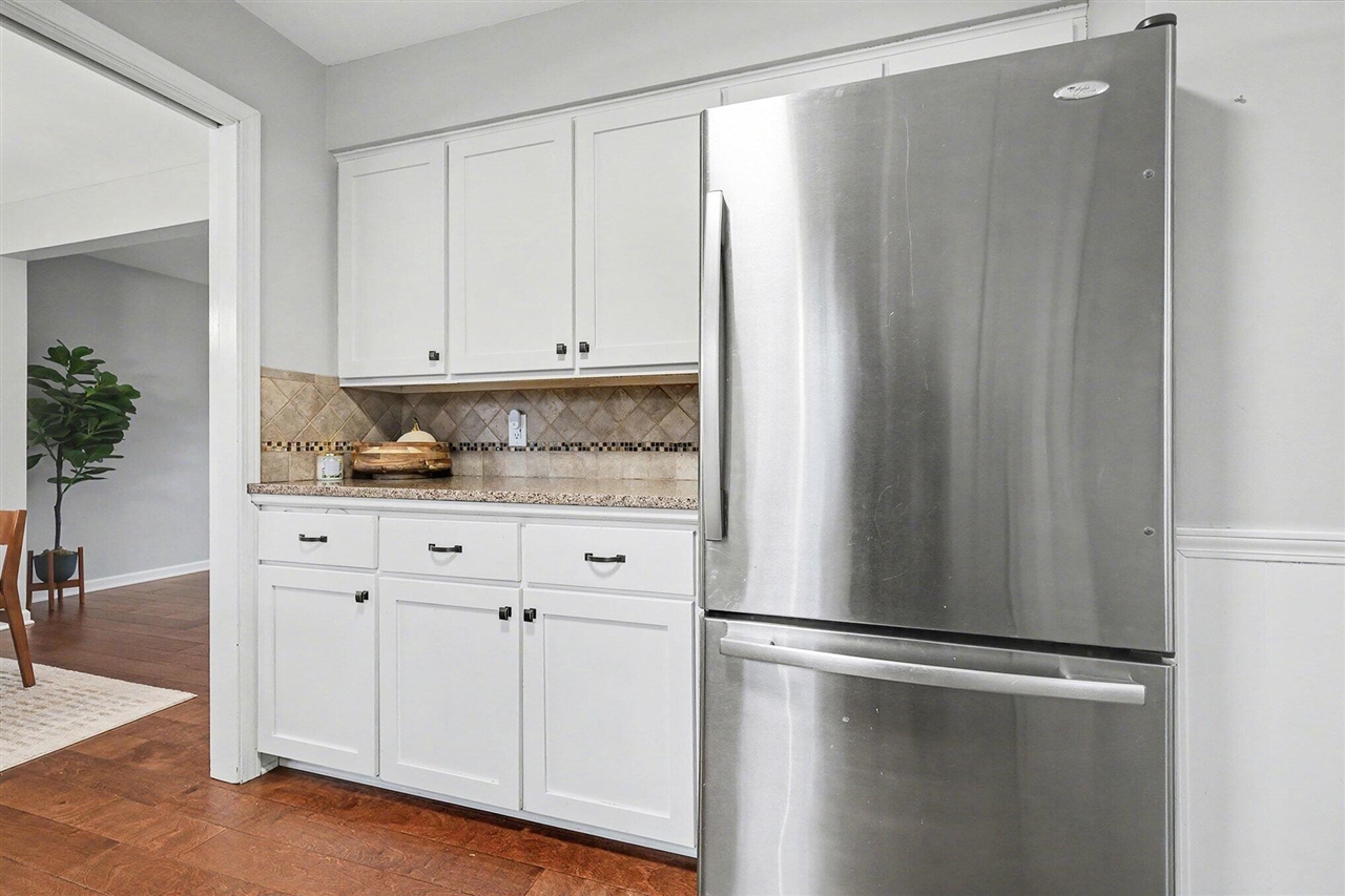 2211 Ridgewood Avenue, Grand Rapids, MI, 49546-5538