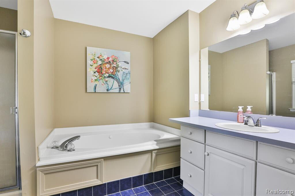 3288 Hickory Drive, Lake Orion, MI, 48359-1164