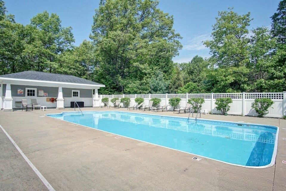 11 Georgia Court, Pentwater, MI, 49449