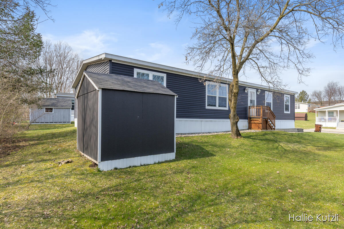 1418 Red Oak Lane, Belmont, MI, 49306