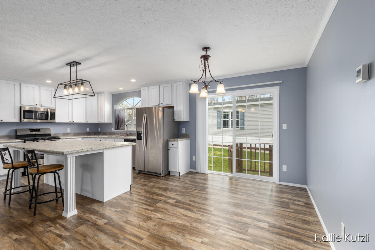 1418 Red Oak Lane, Belmont, MI, 49306