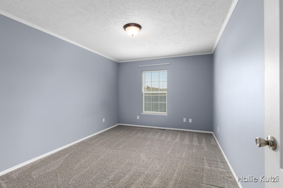 1418 Red Oak Lane, Belmont, MI, 49306