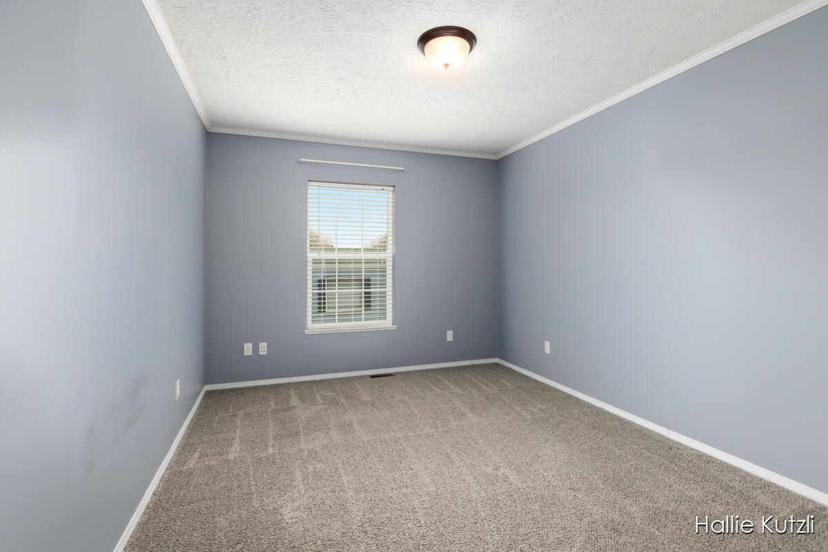 1418 Red Oak Lane, Belmont, MI, 49306
