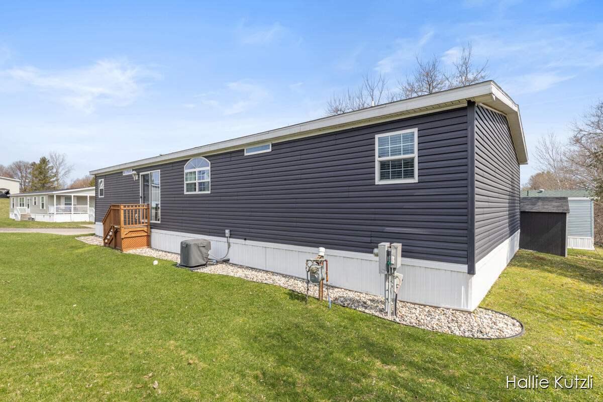 1418 Red Oak Lane, Belmont, MI, 49306