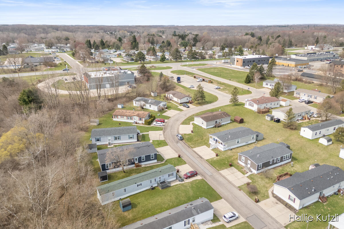 1418 Red Oak Lane, Belmont, MI, 49306