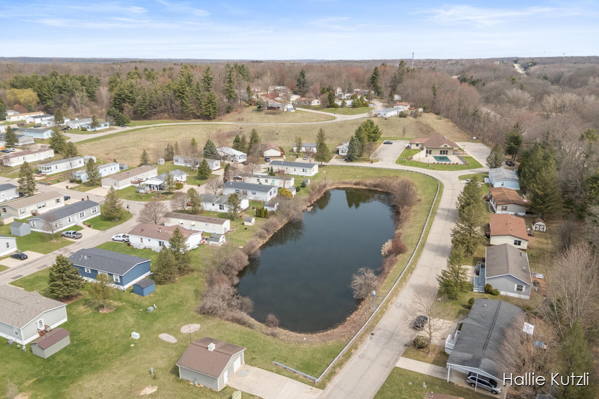 1418 Red Oak Lane, Belmont, MI, 49306