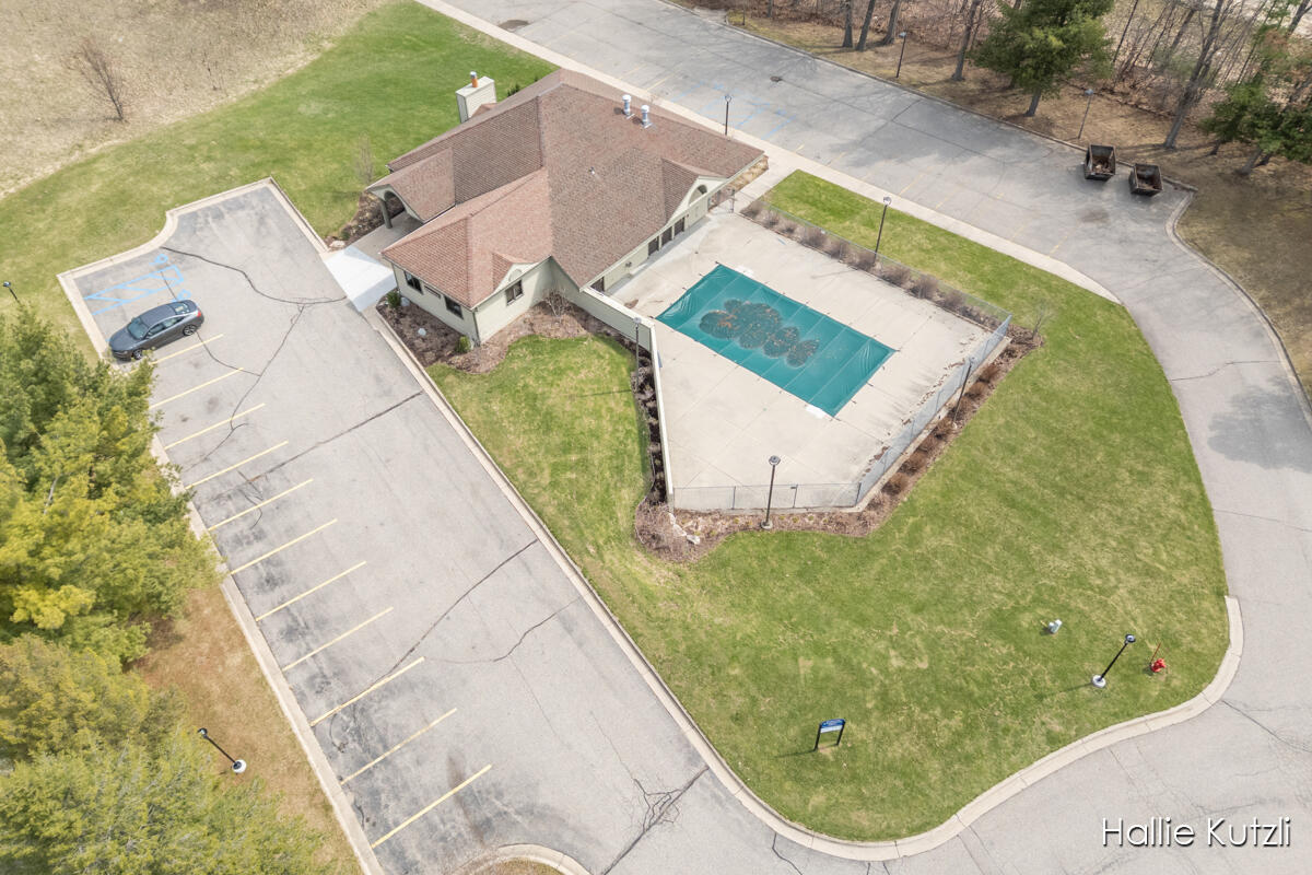 1418 Red Oak Lane, Belmont, MI, 49306